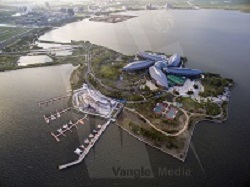 上海滴水湖皇冠假日酒店